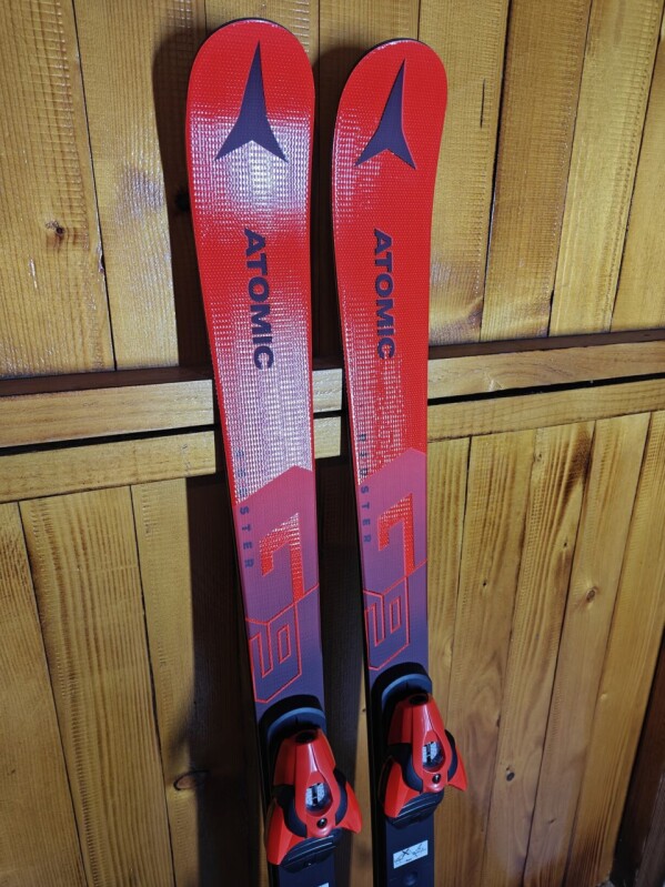 LYŽE ATOMIC REDSTER G9 REVOSHOCK JR FIS 131CM --MODEL 2024--